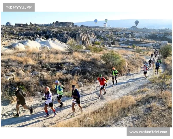 萨洛蒙卡帕多奇亚越野赛穿越奇特山谷 跑者畅享震撼地貌体验